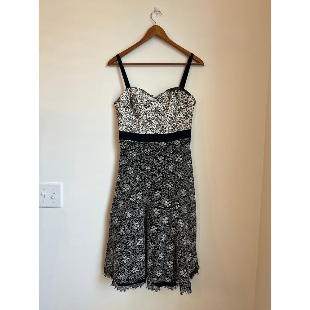 Nanette Lapore Floral Embroidered Black White Sleeveless Dress Women’s‎ Size 4